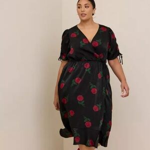 New torrid black Midi length Brushed Charmeuse Wrap Dress with roses design 3x